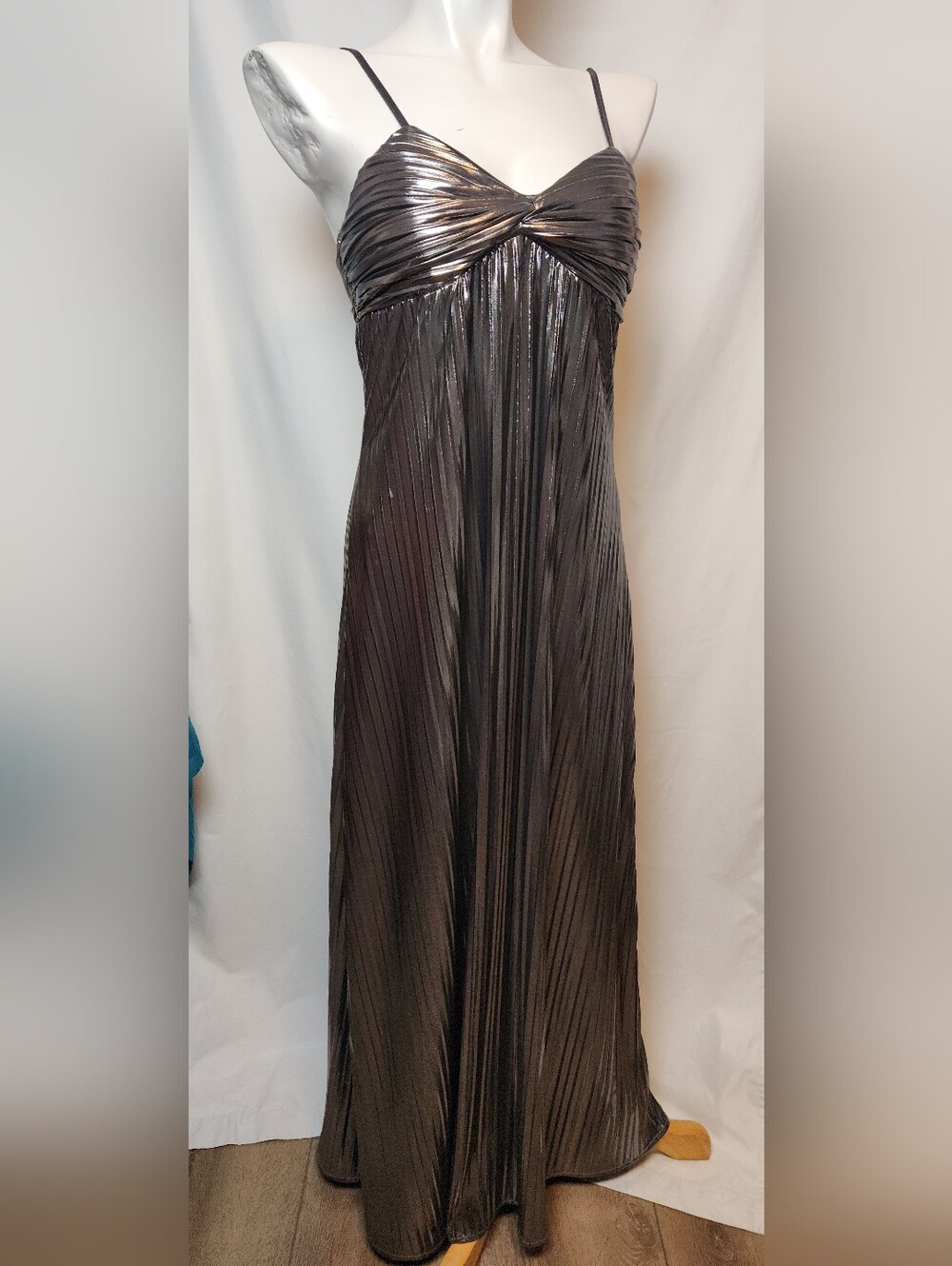 Thirty Thirty Metallic Silver Long Pleated Evening Dress Size Medium